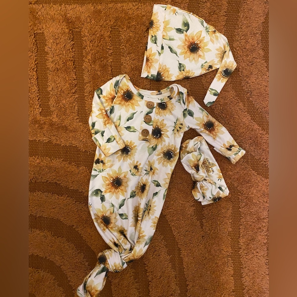 SUNFLOWERS NEWBORN BABY KNOT GOWN & HAT SET- Caden Lane 0-3 months